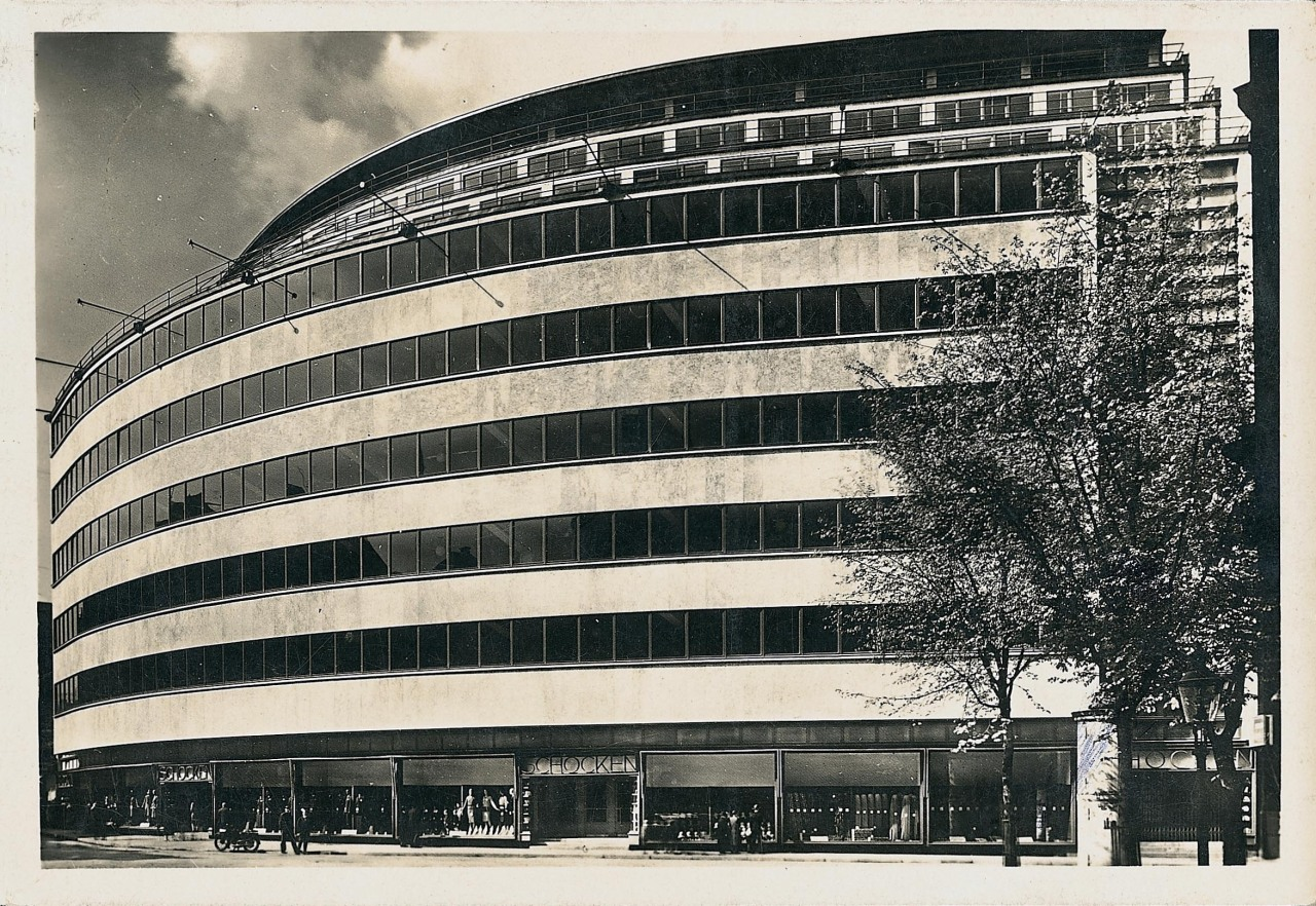 Erich Mendelsohn, Schocken Department Store in Chemnitz, (1926-1928)
